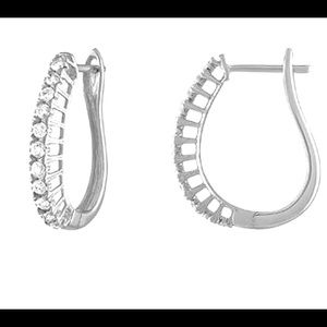 1/2 ct. T.W genuine white diamond earrings. 10k white gold.